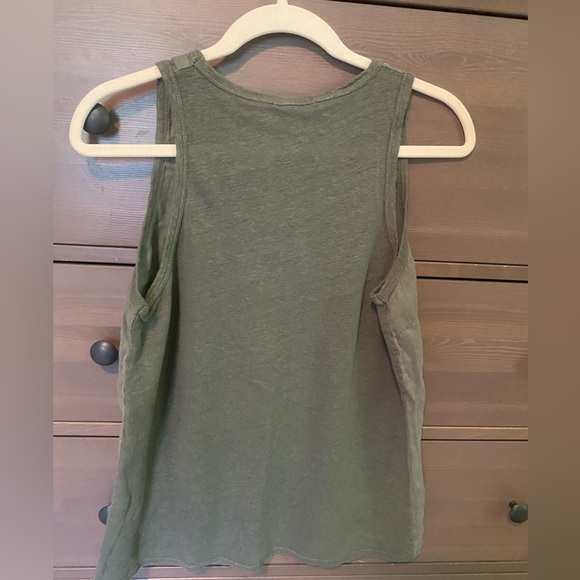 Baci Sleeveless Top - Picture 2 of 3